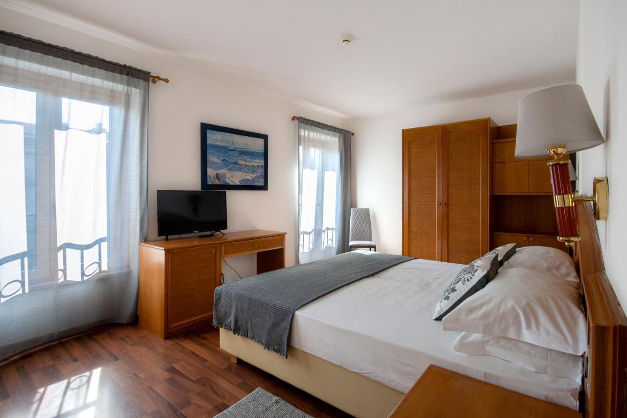 Hotel Metropole Градо Екстер'єр фото