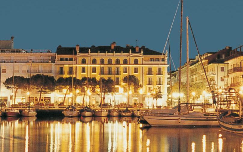 Hotel Metropole Градо Екстер'єр фото